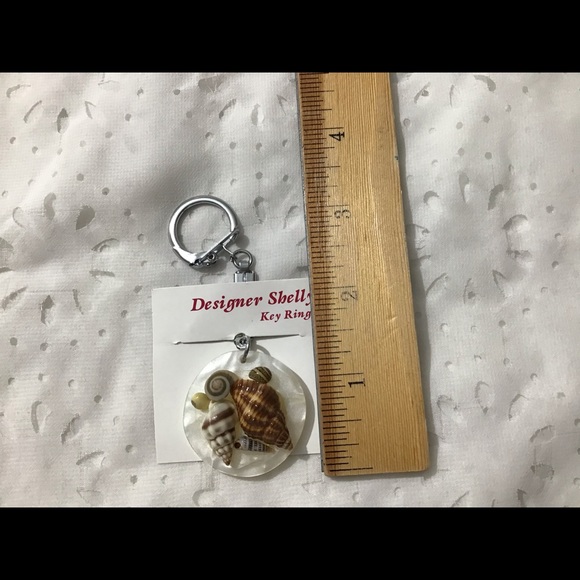 Shell Keychain - Picture 2 of 2